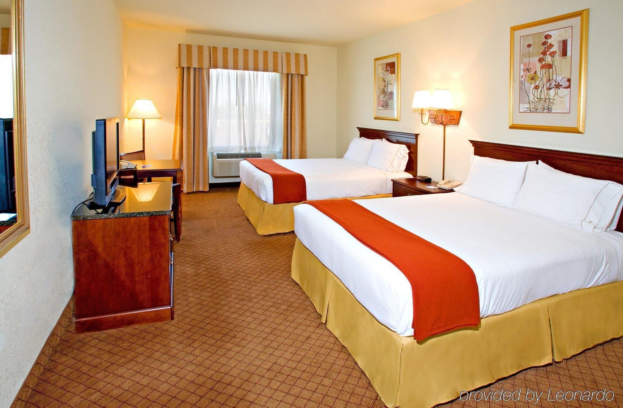 Holiday Inn Express Hotel And Suites Weslaco By Ihg Pokoj fotografie